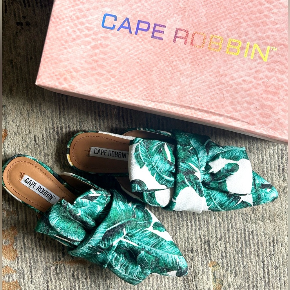 Cape Robbin Palm Print Flats. Never worn!